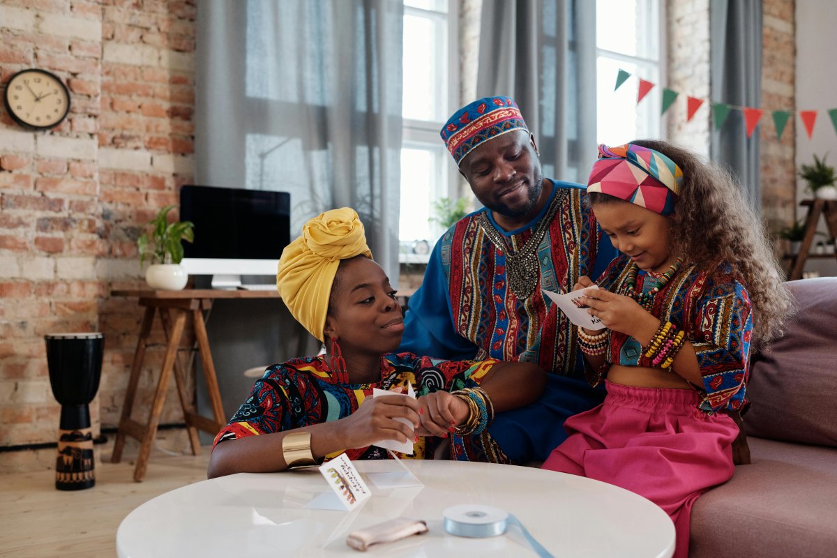 7 Ways To Create A Healthy And Thriving Relationship With Your Kids 